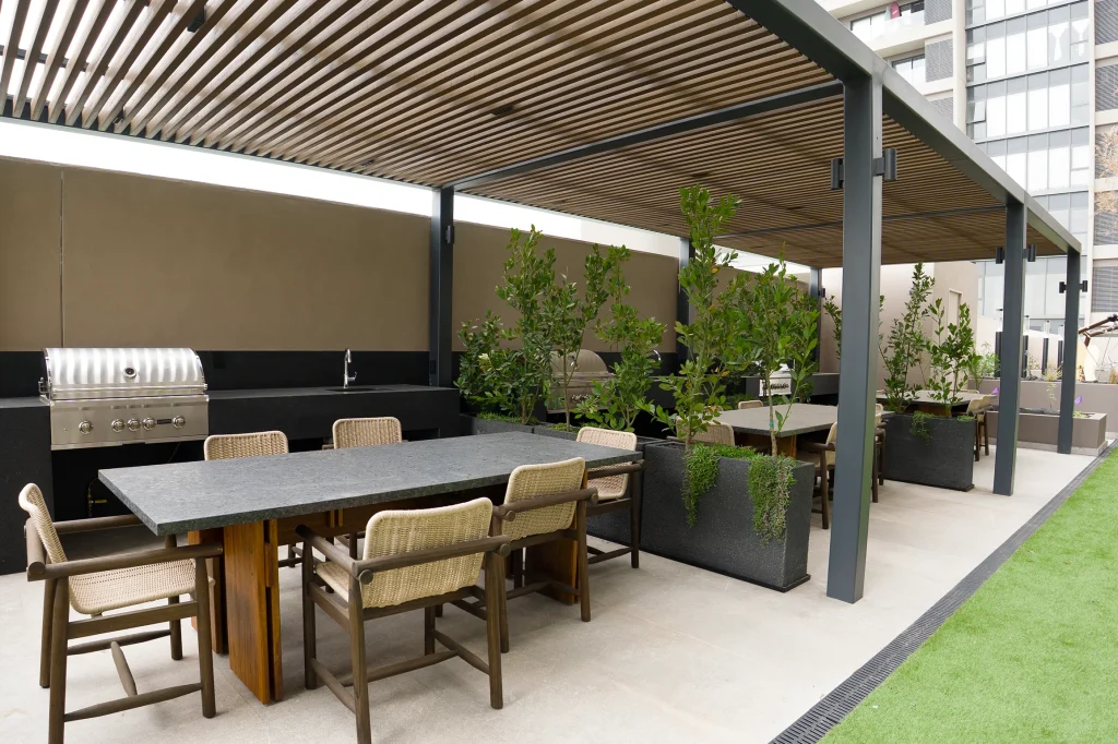 the-landmark-tijuana-grill-area-amenities